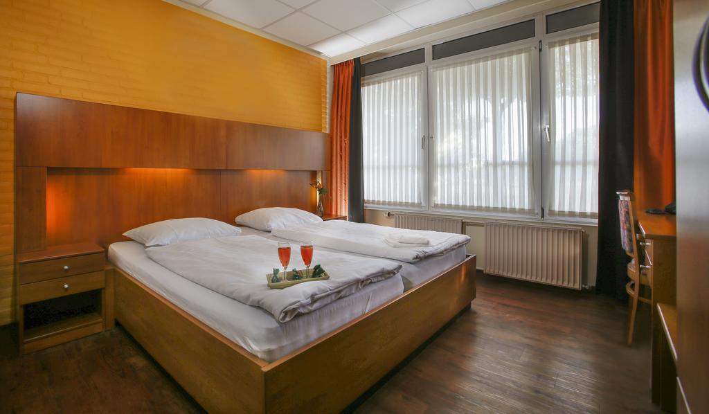Wunderland Kalkar Hotel Exterior photo
